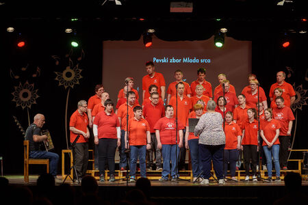 Srečanje otroških in mladinskih pevskih zborov, Naše pesmi naj donijo (2)